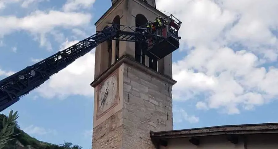 Campana crollata a Tenno per colpa di un bullone