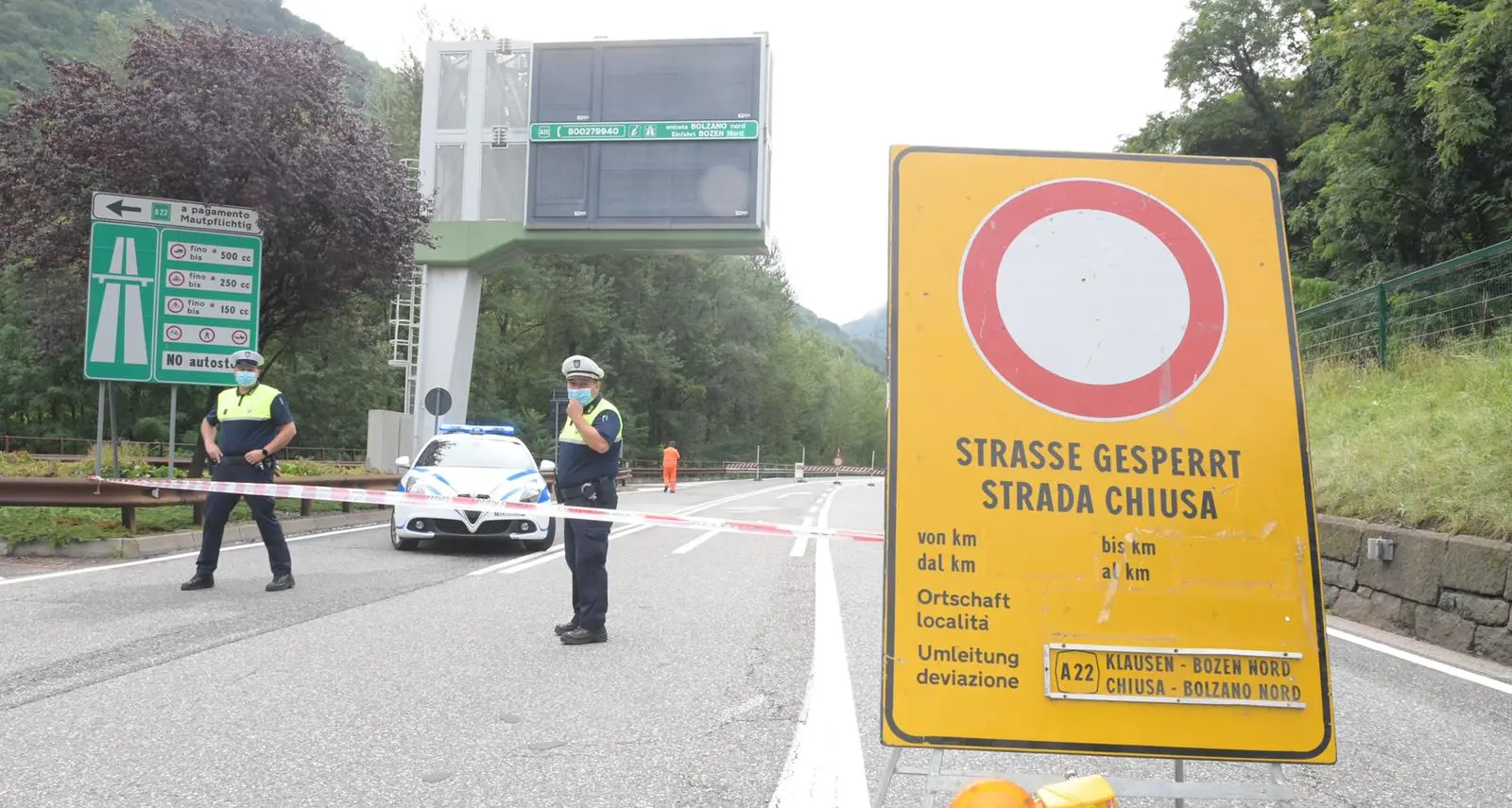 Nubifragio su Bolzano, statale del Brennero allagata e chiusa per smottamento
