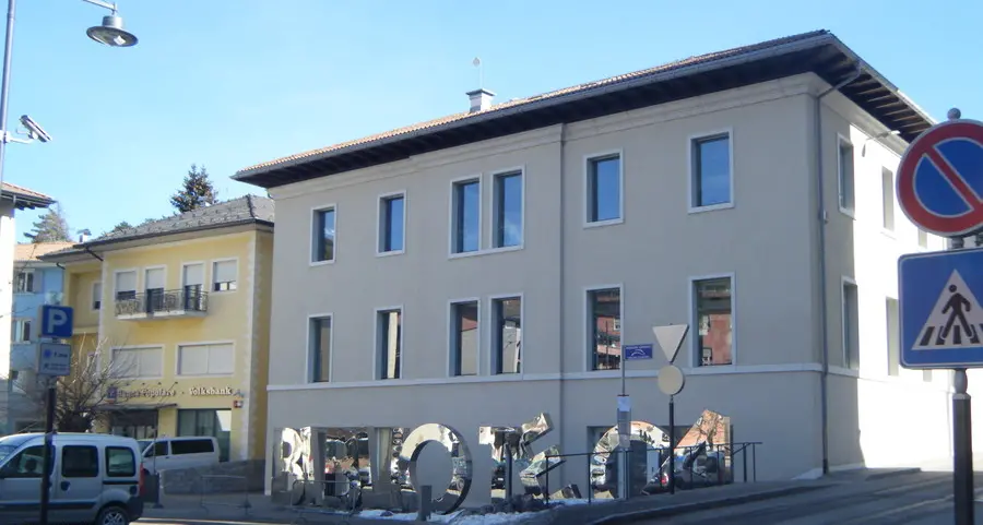 Cles, due seggi allestiti nei locali della biblioteca