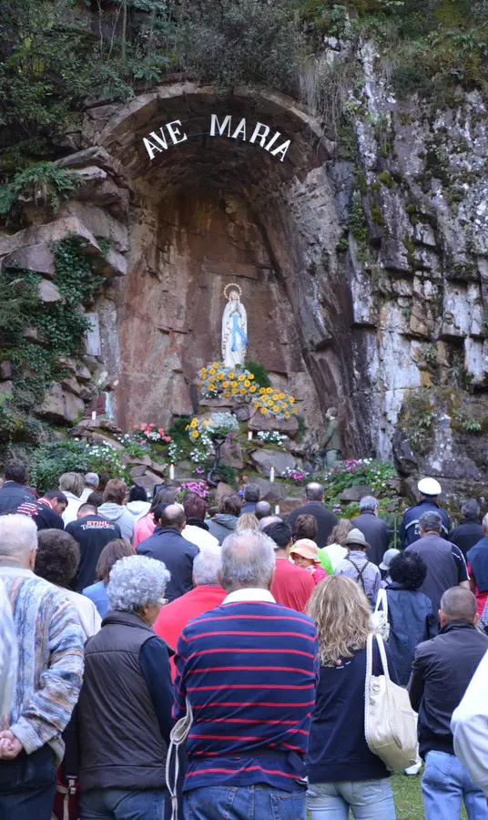 L’arcivescovo celebra la messa per i boscaioli