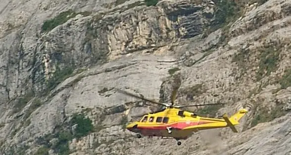 Base jumper si lancia dal monte Casale e precipita tra le vigne