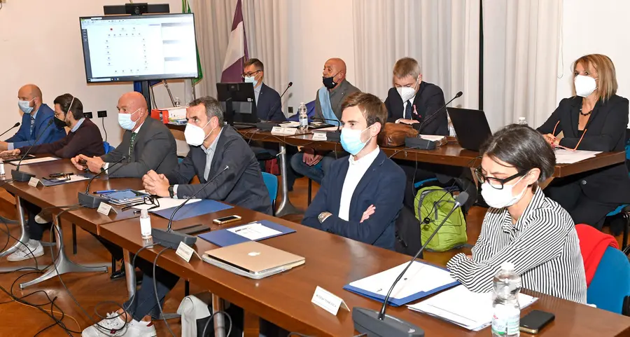 Il giuramento di Betta in aula: «Cambiare i paradigmi di vita»
