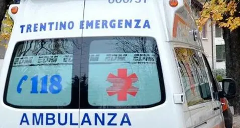 Trento, scontro fra bici a Piedicastello, in due all'ospedale