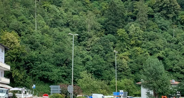 Raccolta firme per rendere sicuro il bivio per il colle