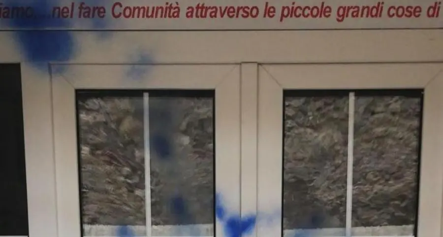 Ancora vandalismi sull’ingresso della sede del Pd
