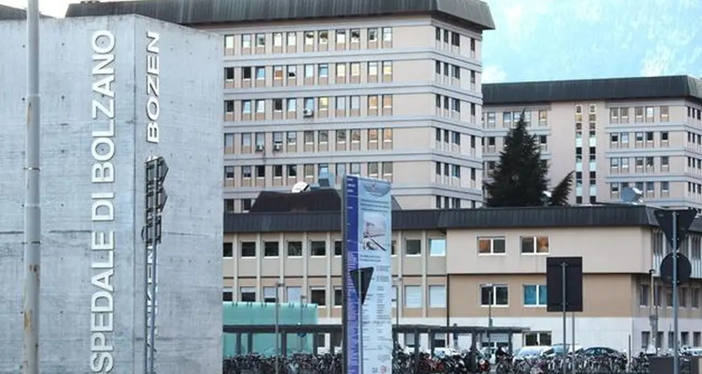 \"Mia mamma è morta in ospedale, da sola\"