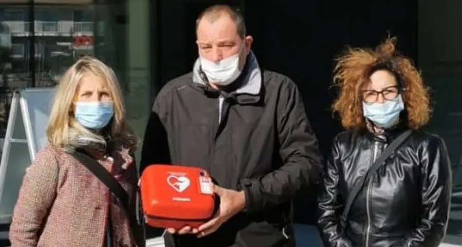 Il Comune “dona” un defibrillatore all’associazione