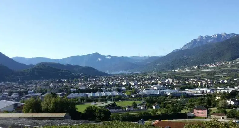 Il mercato residenziale tiene In caduta libera il commerciale