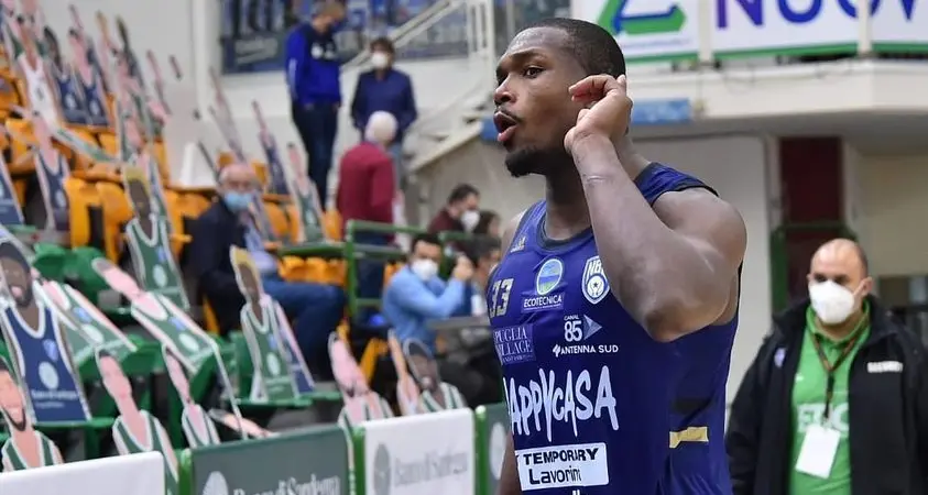 La Brindisi stellare mette in ombra la Dinamo Sassari