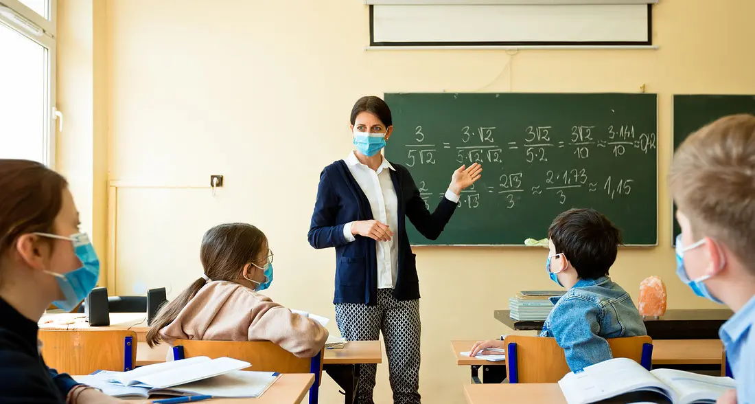Coronavirus, il Garante dei minori di Trento contro la mascherina a scuola
