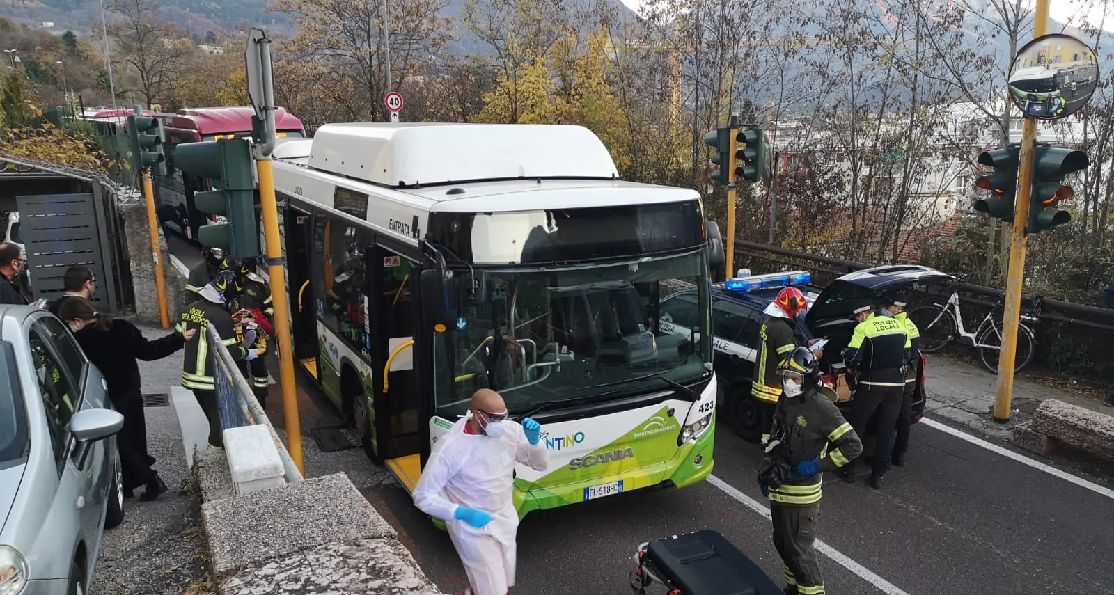 Trento, bambina di 9 anni investita da un autobus, è grave