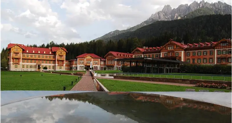 Kulturzentrum Grand Hotel Toblach erhält neues Kleid