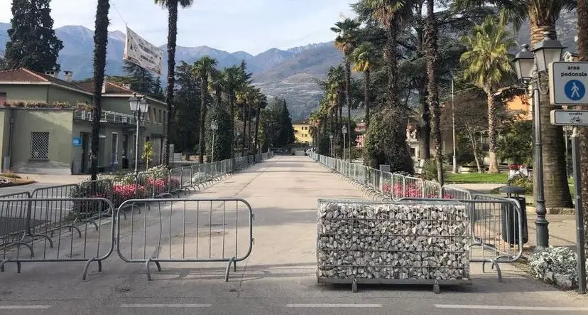 Riecco i mercati alimentari con transenne e controlli