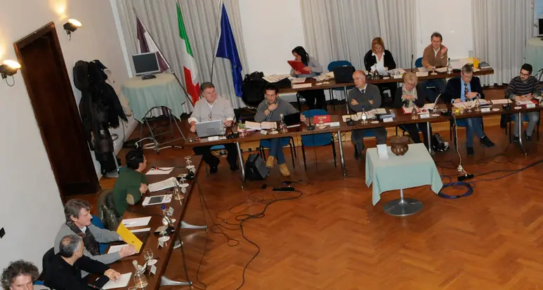Lunedì il consiglio ritorna “in presenza”