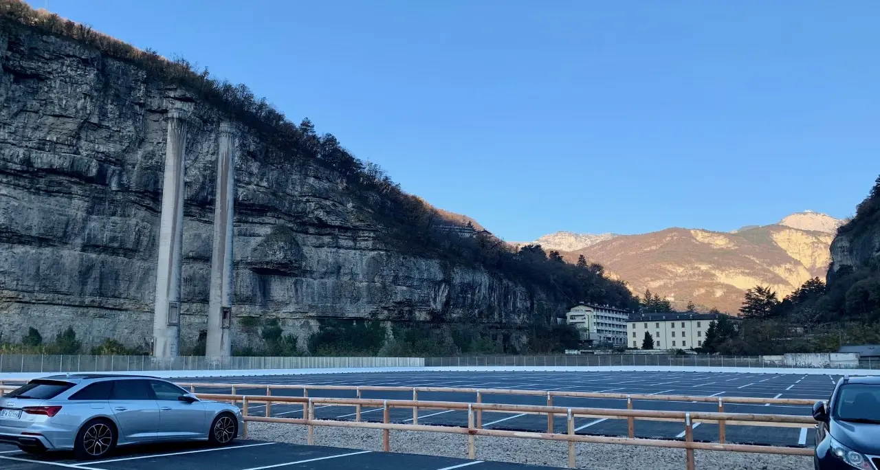 Trento, aperto il nuovo parcheggio da 430 posti all'ex Italcementi