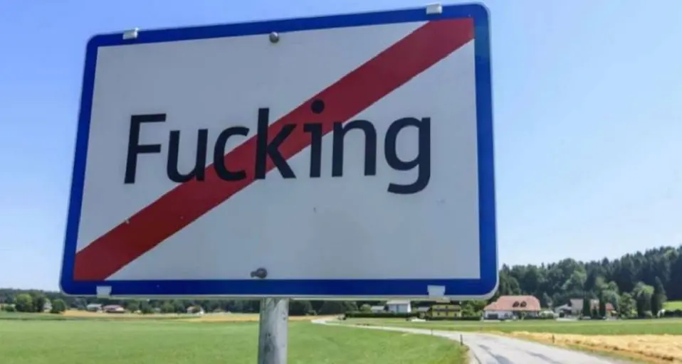 Austria, il paesino Fucking cambia nome: dal 2021 si chiamerà Fugging