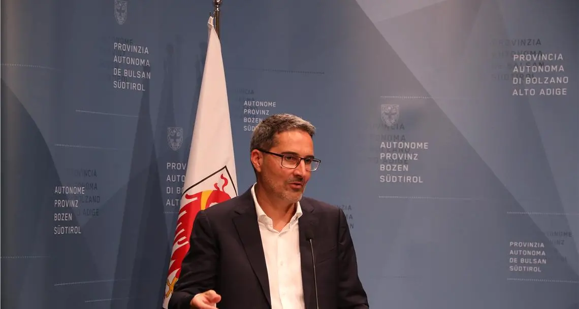 Kompatscher: «Limitare la mobilità tra le regioni nel periodo natalizio sarebbe devastante»