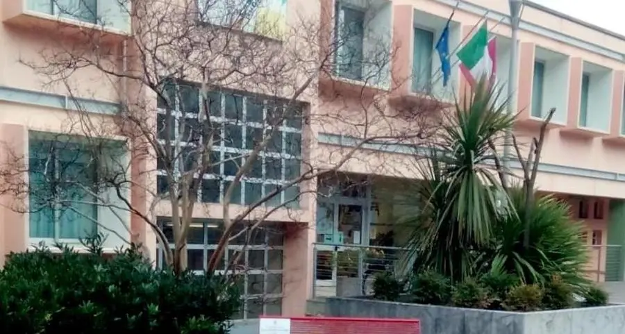 Panchine rosse, il vicesindaco Betta replica alle critiche