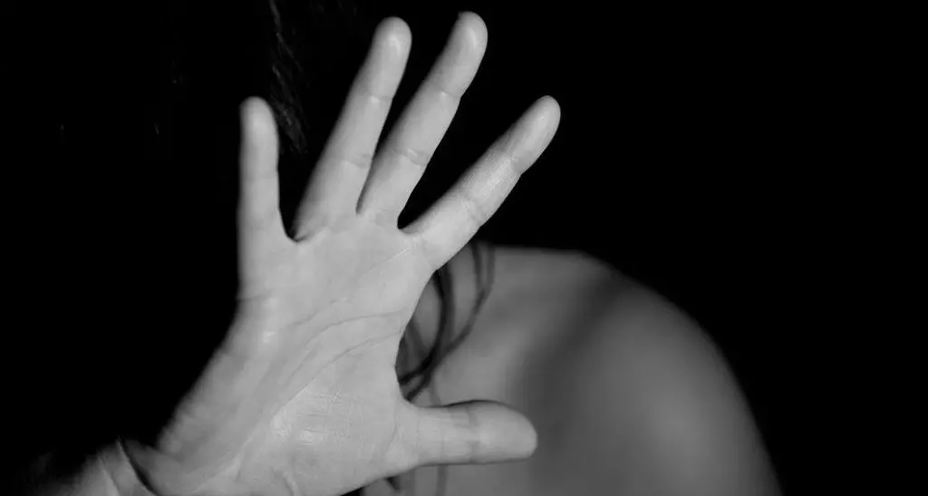 Violenze e vessazioni nei confronti della compagna, imprenditore agricolo trentino in manette