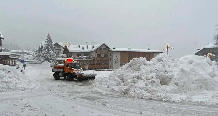 Neve abbondante, Passo Rolle chiuso