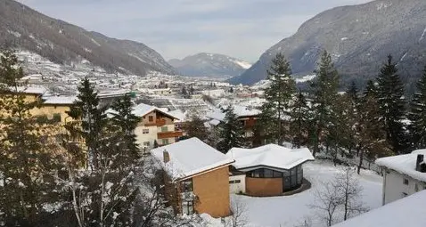 Botteghe storiche solandre con le vetrine oscurate