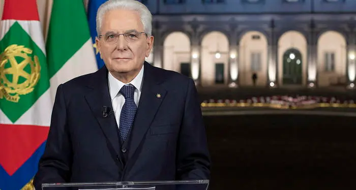 Mattarella: 'Vaccinarsi è un dovere. Lo farò appena posso, prima le categorie a rischio'