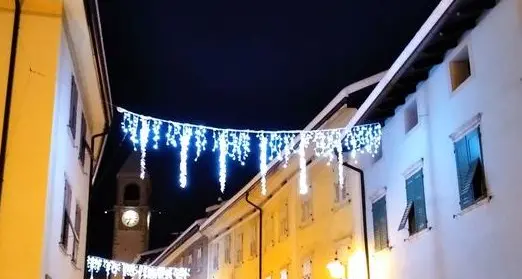 La neve bagnata cade dai tetti? Cosa fare per evitare danni