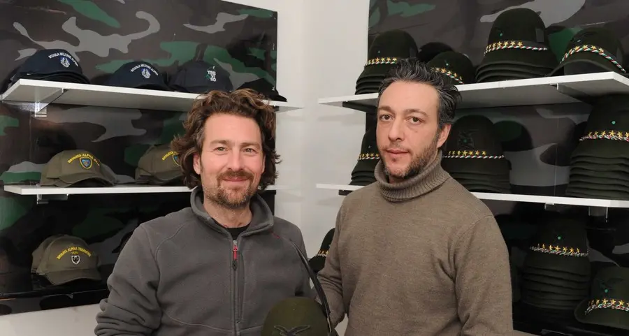 Apre “Sul Cappello” temporary store di gadget ricordo