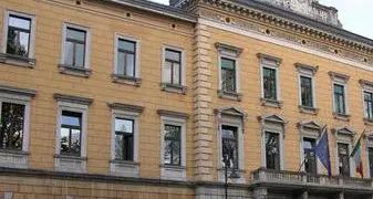 Pestarono un finanziere al Ciolda, pena ridotta