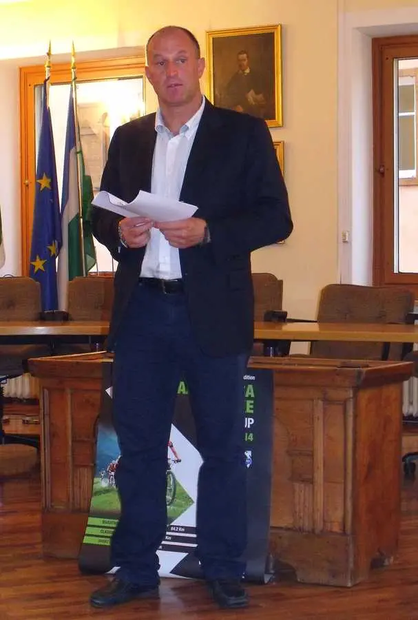 Franceschetti si oppone al benservito del consiglio