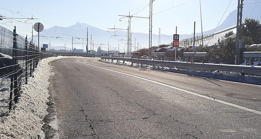 Nuove luci a led lungo la strada per la stazione