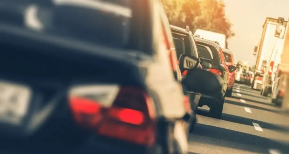 Incidenti in picchiata, ma non i prezzi delle assicurazioni. I consumatori: “Ci spieghino come mai”