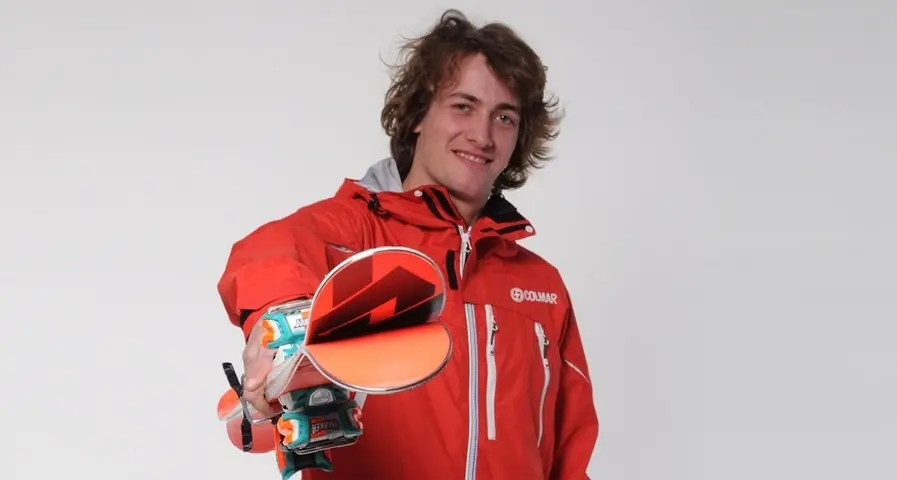 «Ho rischiato la paralisi per un volo in parapendio»