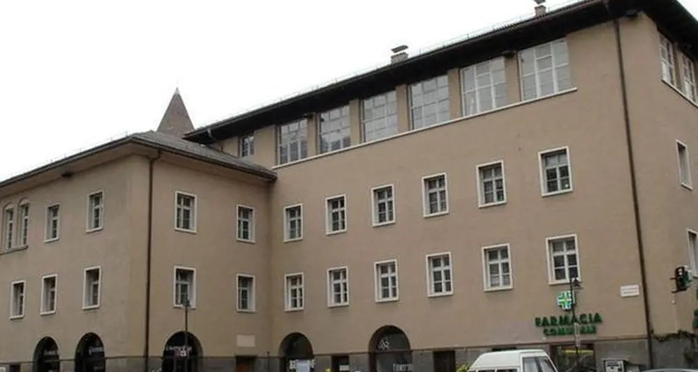 Diffamano la loro insegnante sui social: nei guai due studenti del Conservatorio di Bolzano