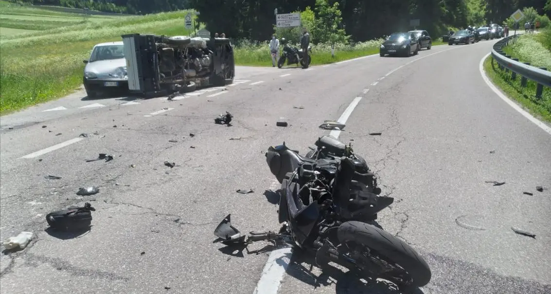 Incidente mortale in Val Pusteria; a perdere la vita è stato un motociclista