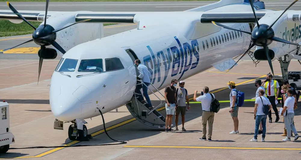 Aeroporto di Bolzano, Sky Alps dice stop ai voli per Roma: “Troppo forte la concorrenza del treno”