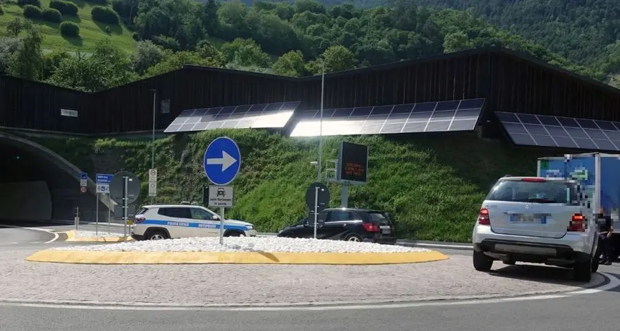 Alto Adige, c'è un gatto in tangenziale: lunghe code e traffico in tilt