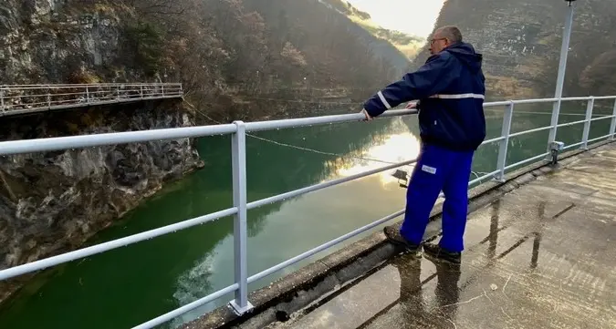Capodanno alternativo: di guardia sulla diga di San Colombano