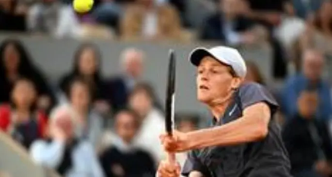 Sinner parte bene al Roland Garros: facile 3-0 sul francese Muller