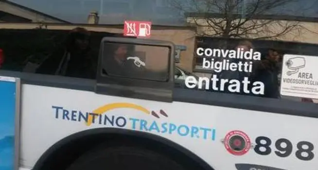 Carenza di bus, i conducenti: «In pochi e carichi di lavoro»