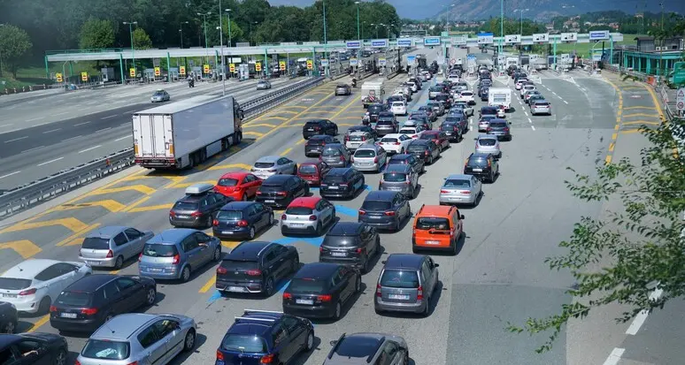 Traffico, finesettimana critico: code e rallentamenti sull'A22 in entrambe le direzioni