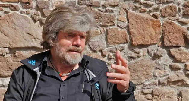 Il Guinness toglie il primato a Messner: “Non ha scalato i 14 ottomila per primo”