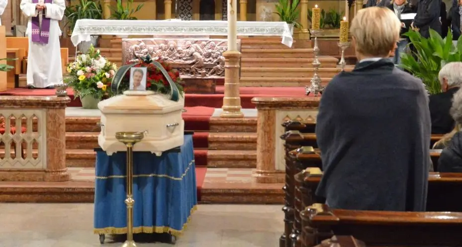 Folla commossa a Levico per l'addio a Maksymilian Pora