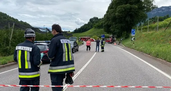 Appiano, scontro tra una moto e un'automobile: un morto