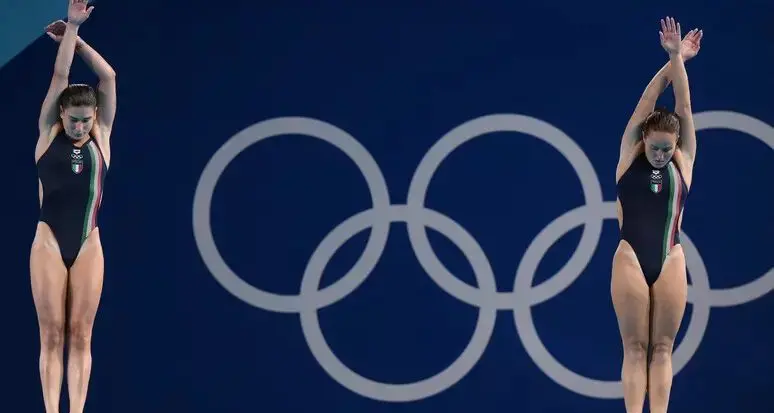 Parigi2024: delude la spada, staffette del nuoto in finale