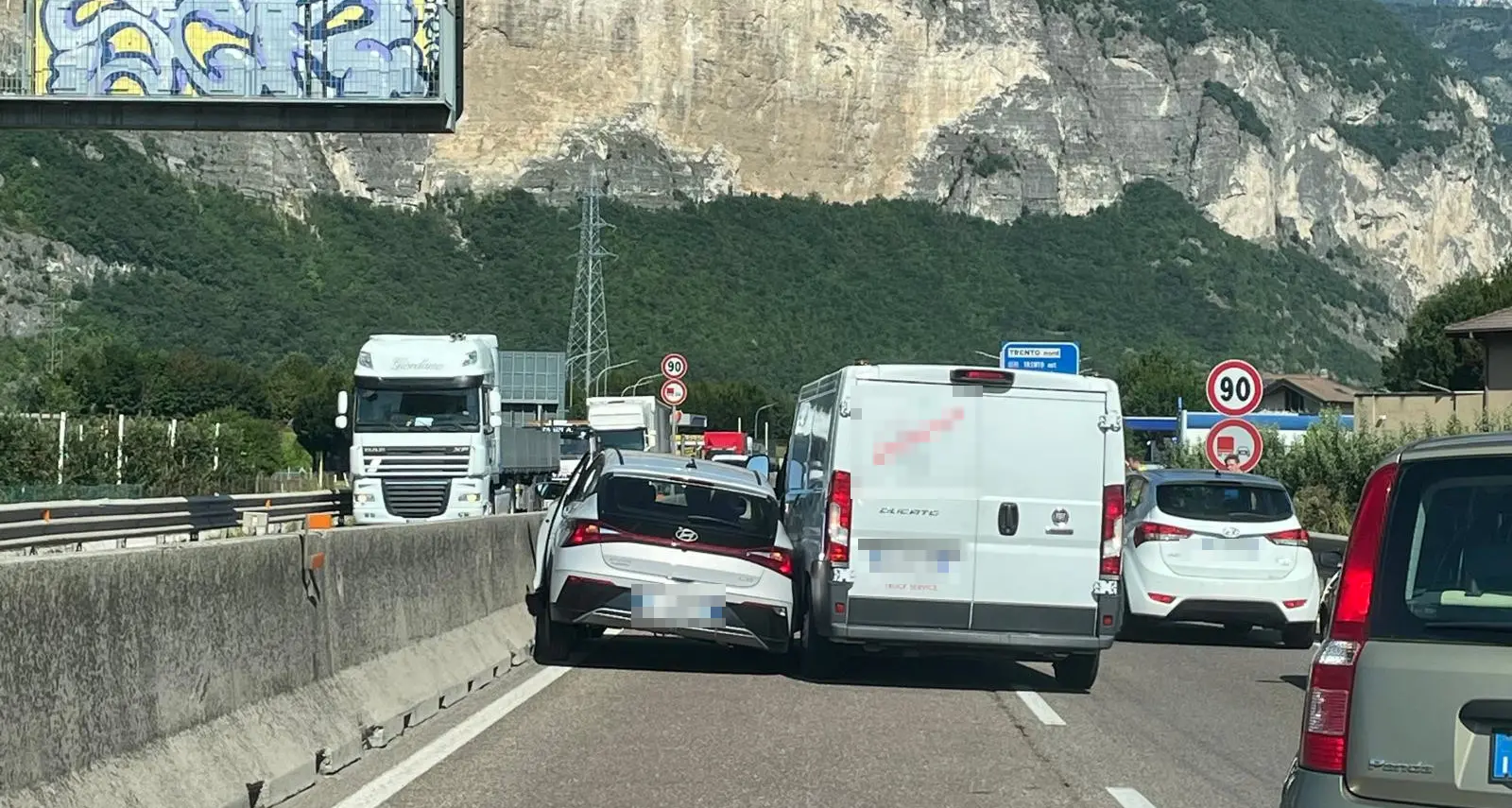Incidente in tangenziale, code in direzione nord