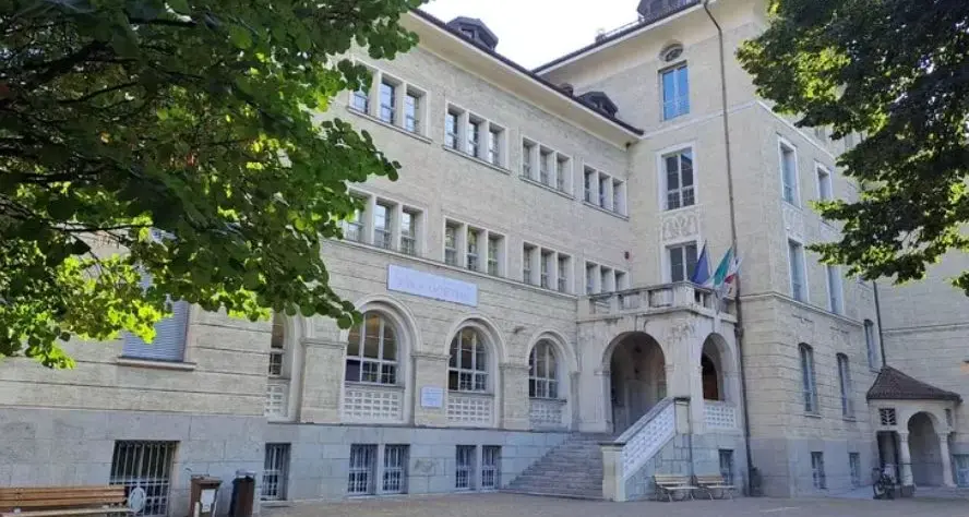 A Bolzano scoppia il \"caso\" della classe di soli migranti: «Non sanno il tedesco»