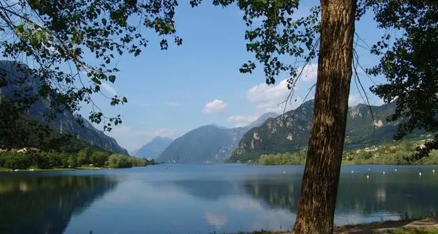 lago d'Idro, 525 firme per difenderlo. Petizione consegnata a Soini