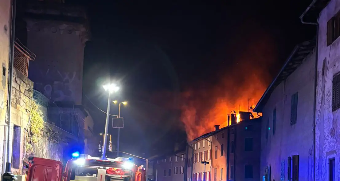Rogo a Faver, due famiglie evacuate ma nessun ferito