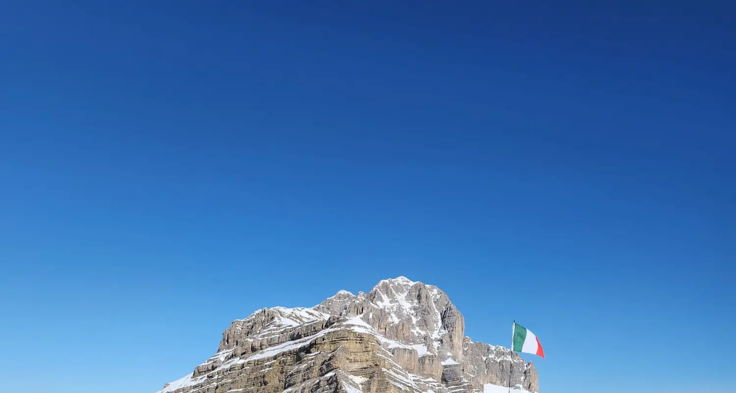 Campiglio, pattuglie in pista: sciatori ubriachi, altri fumavano marijuana